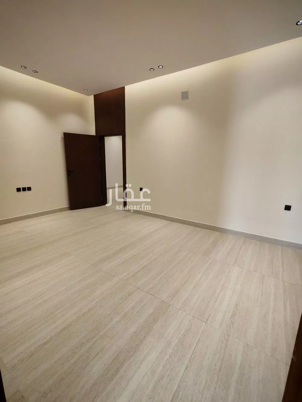 6 bedroom villa in Al Janadriyah 9