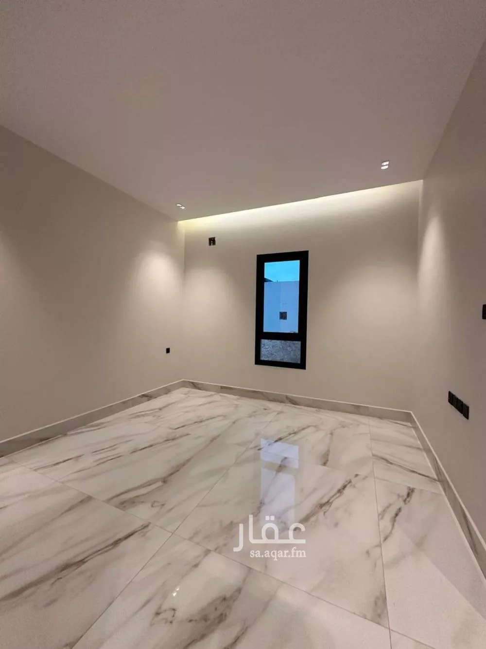 فيلا 5 غرف في العارض 11