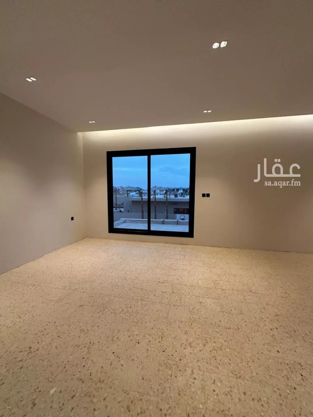 فيلا 5 غرف في العارض 13