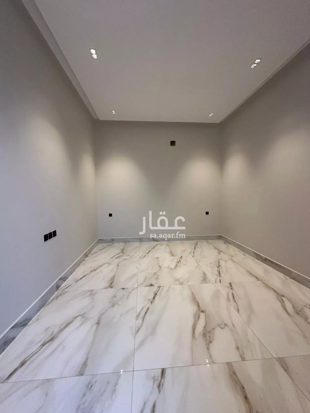 فيلا 5 غرف في العارض 5