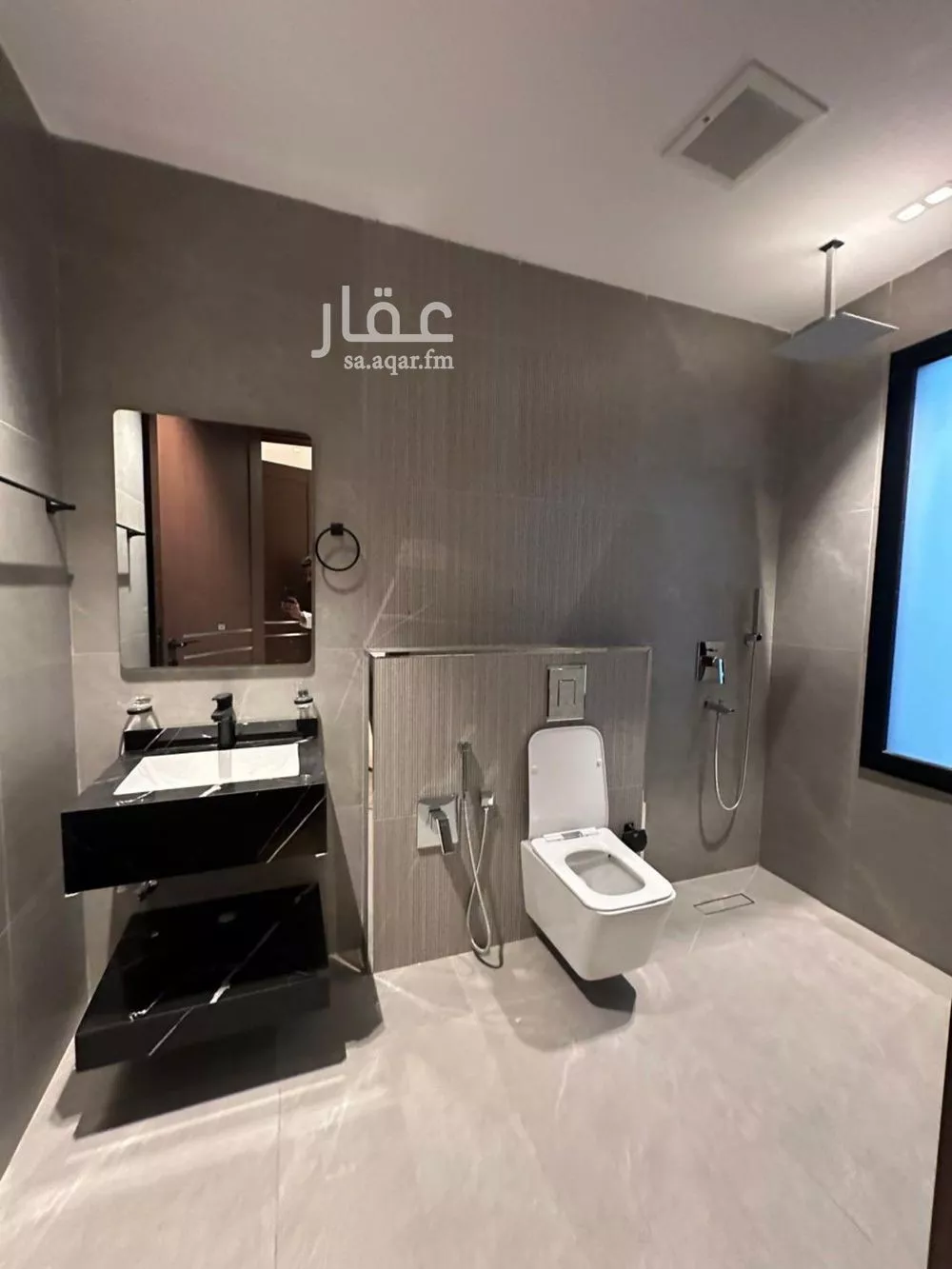 فيلا 5 غرف في العارض 7