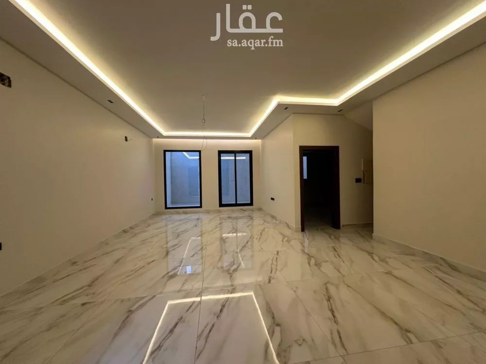 فيلا 5 غرف في العارض 10