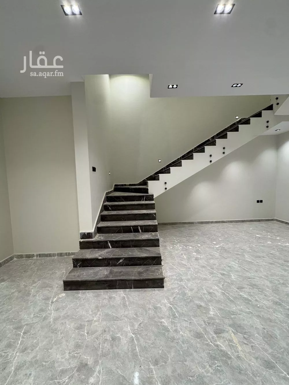 6 bedroom villa in King Faisal 14