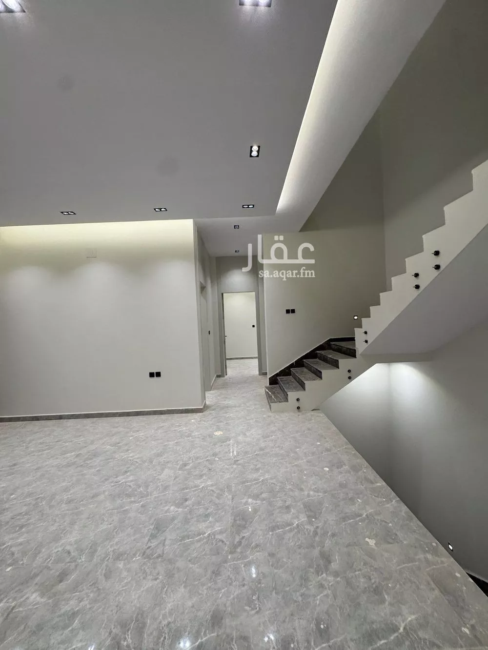 6 bedroom villa in King Faisal 24