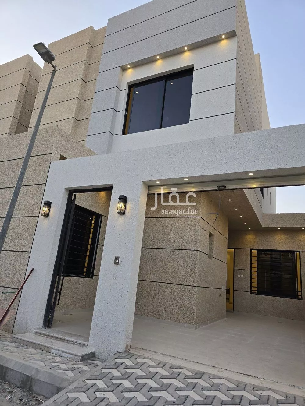 5 bedroom villa in Al Zahrah 7