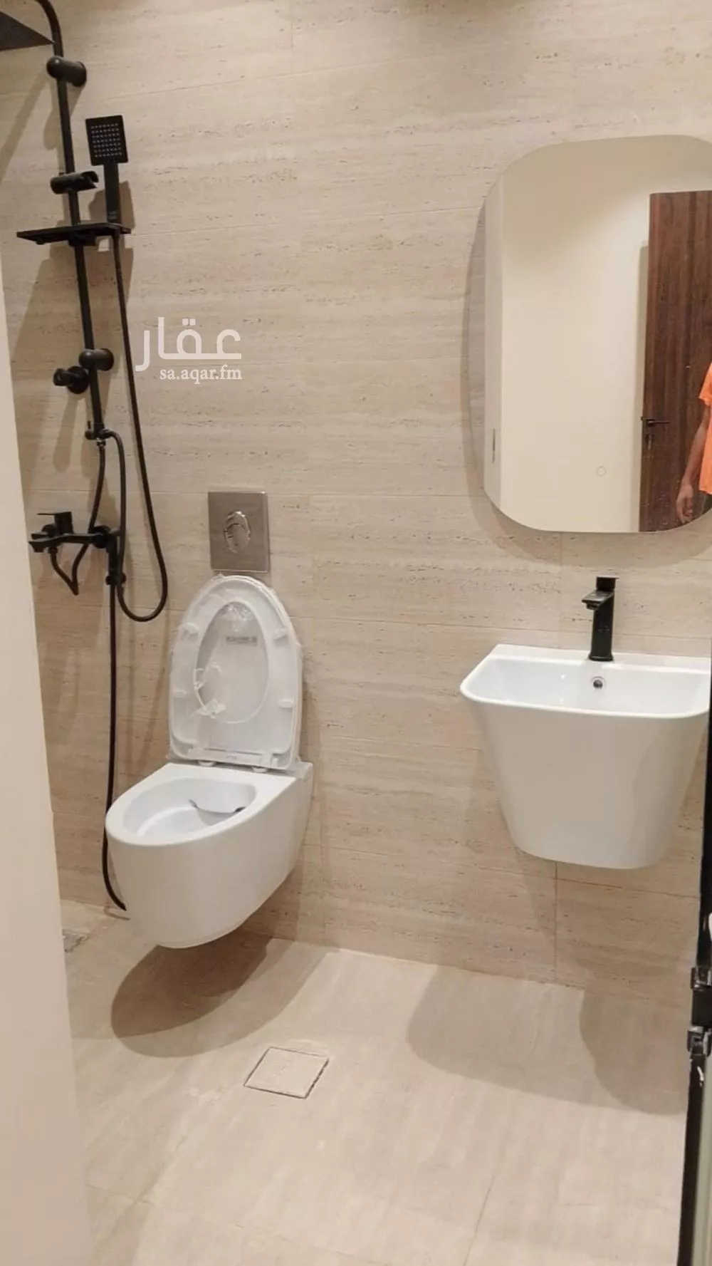 5 bedroom villa in Al Zahrah 8