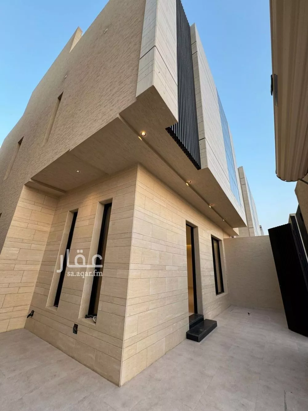 5 bedroom villa in Al Aridh 2
