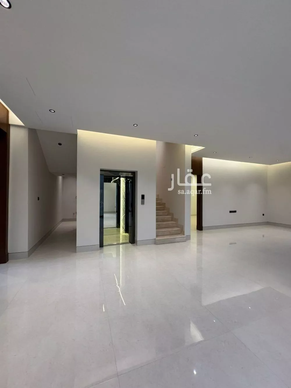 5 bedroom villa in Al Aridh 13