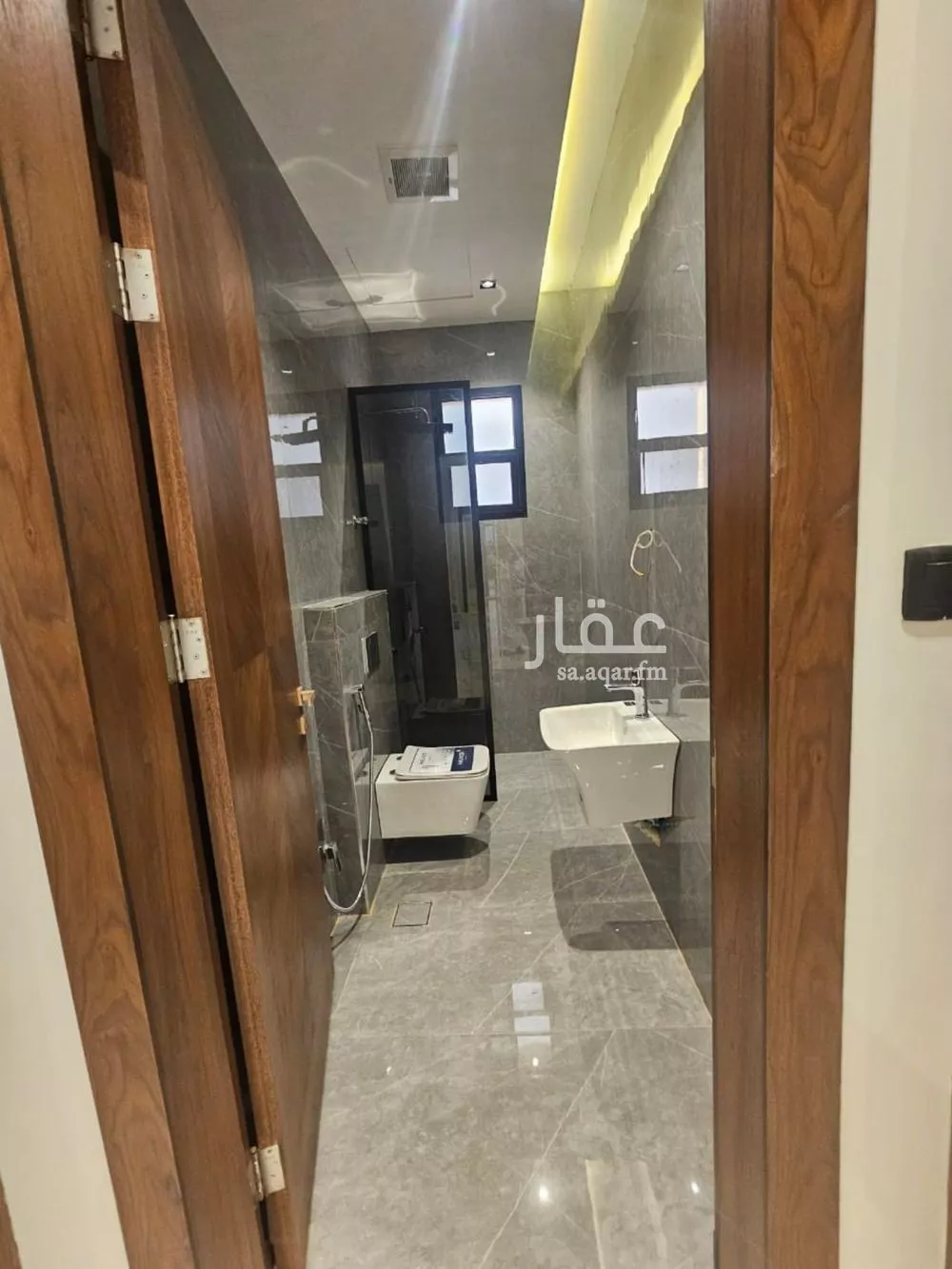 فيلا 5 غرف في النرجس 15