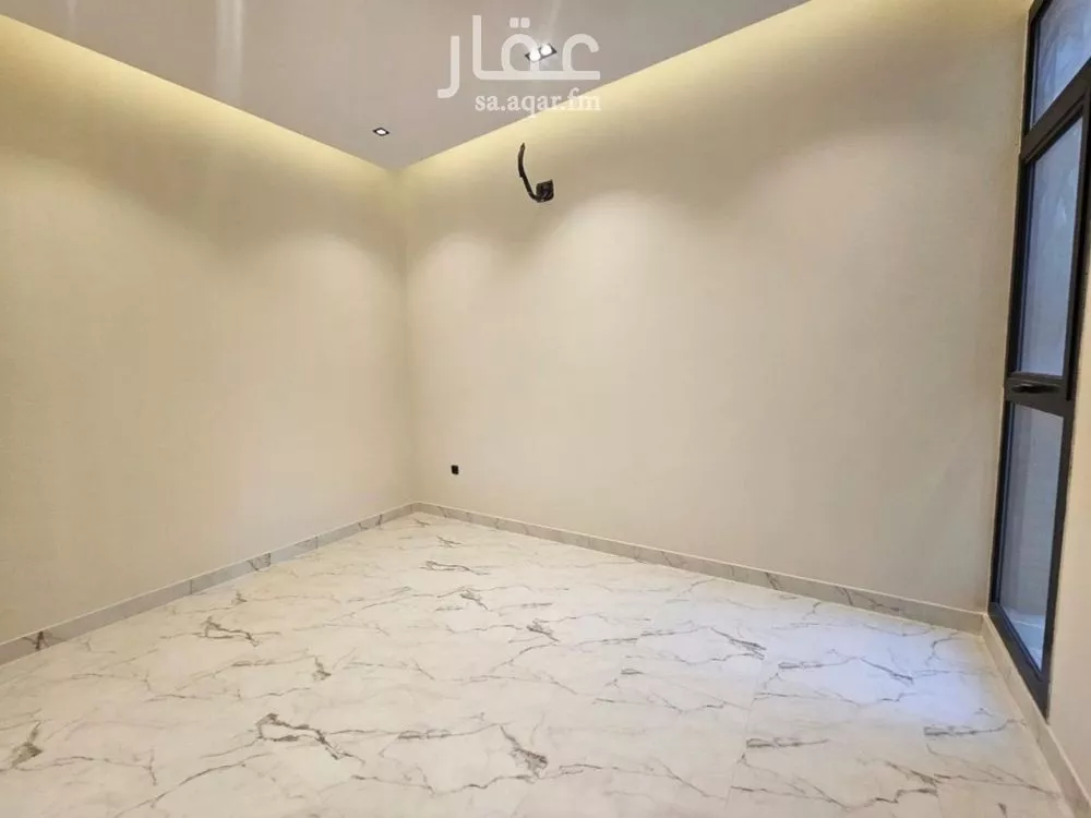 فيلا 5 غرف في النرجس 4
