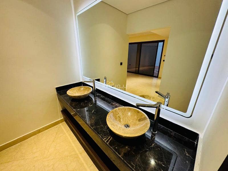 5 bedroom villa in King Khalid International Airport, Riyadh 20