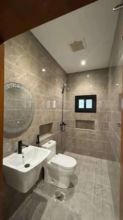 5 bedroom apartment in Al Sawari, Jeddah 12