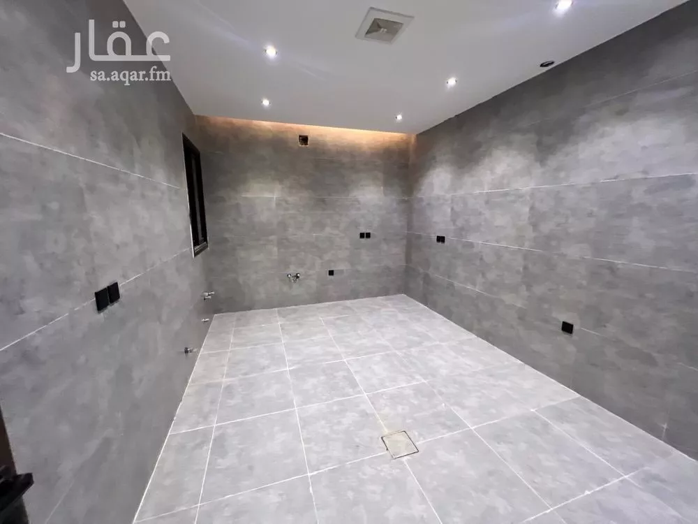 3 bedroom villa in Al Maizilah 8