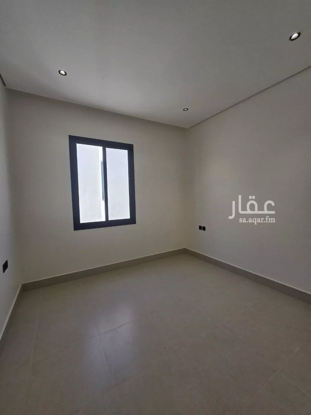 4 bedroom villa in Al Yarmouk 13