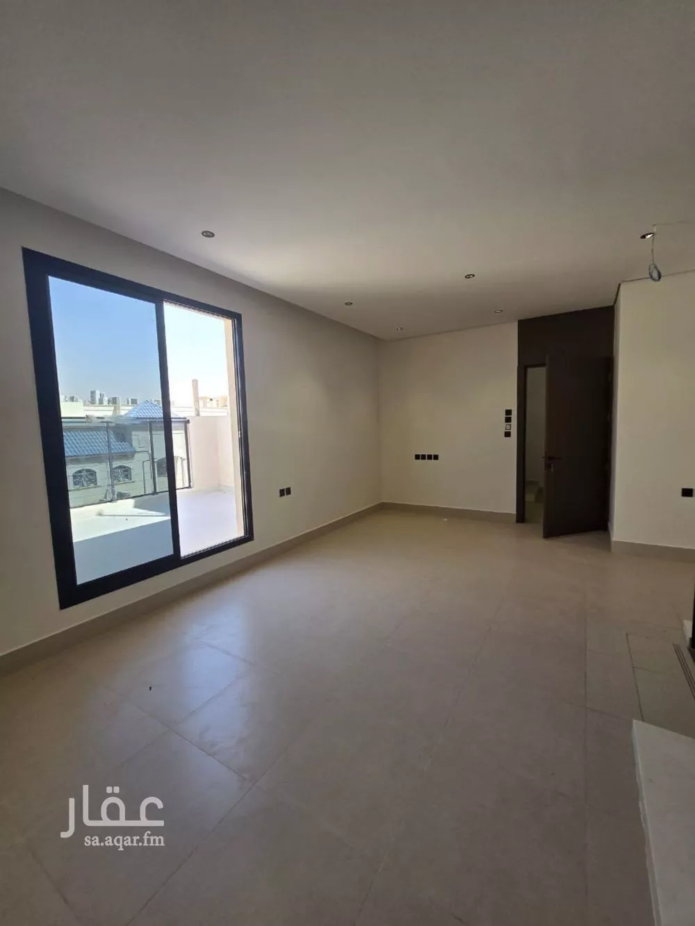 4 bedroom villa in Al Yarmouk 16