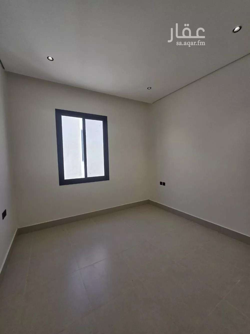 4 bedroom villa in Al Yarmouk 6