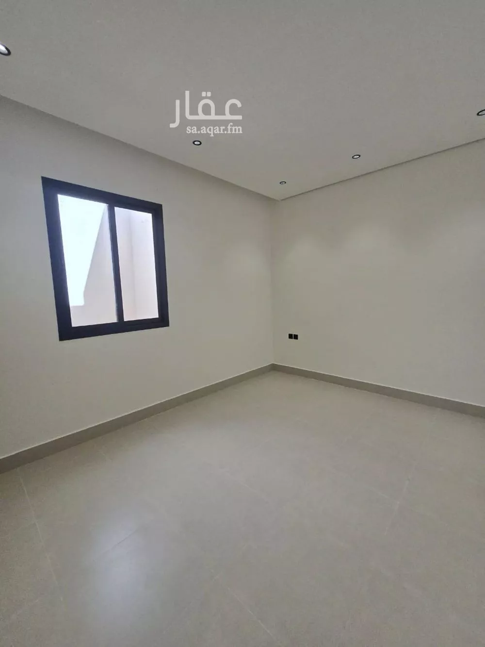 4 bedroom villa in Al Yarmouk 9