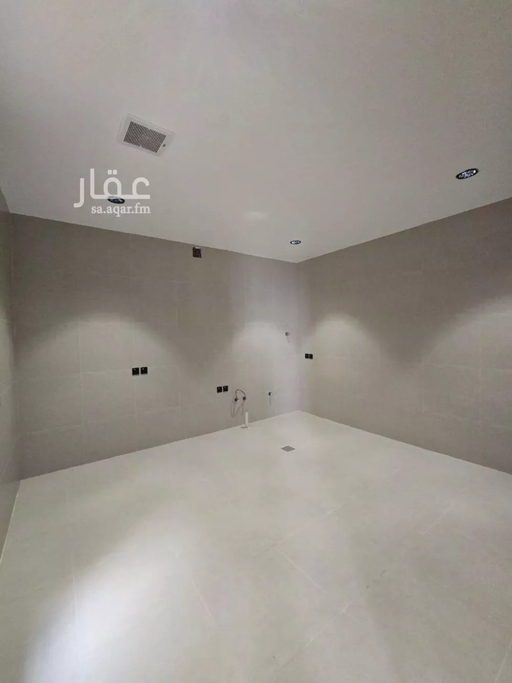 4 bedroom villa in Al Yarmouk 10