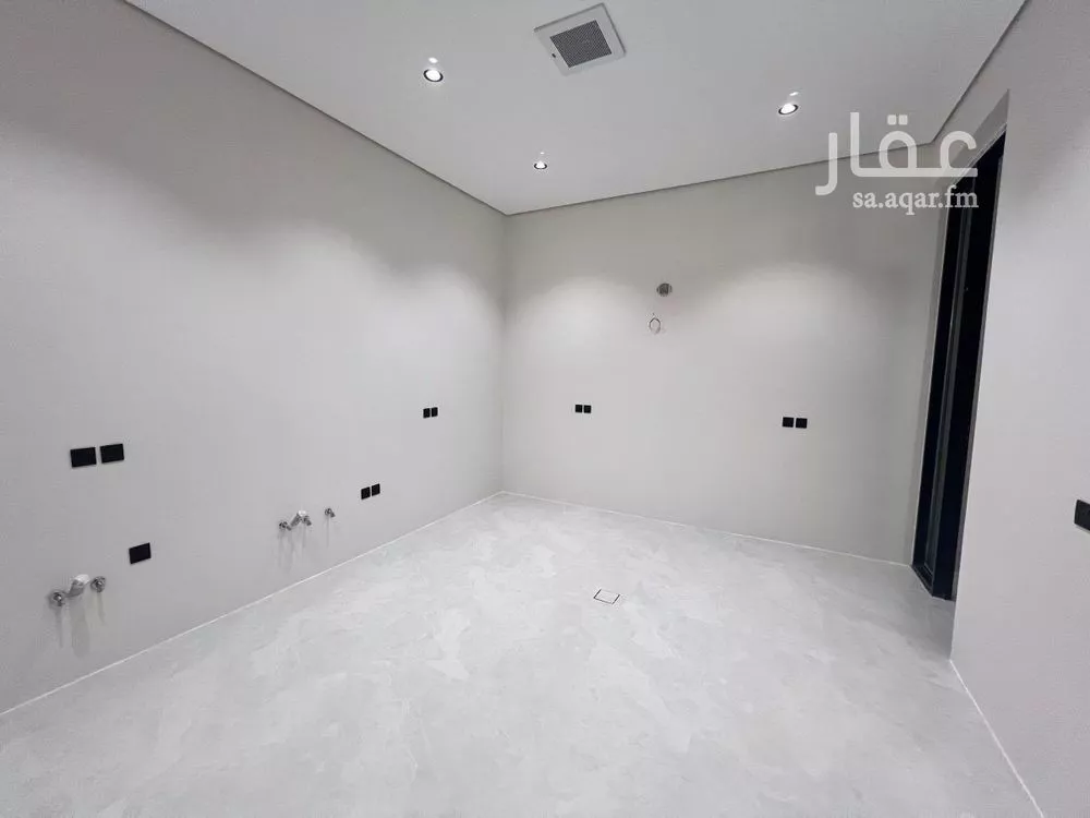 فيلا 4 غرف في الجنادرية 18