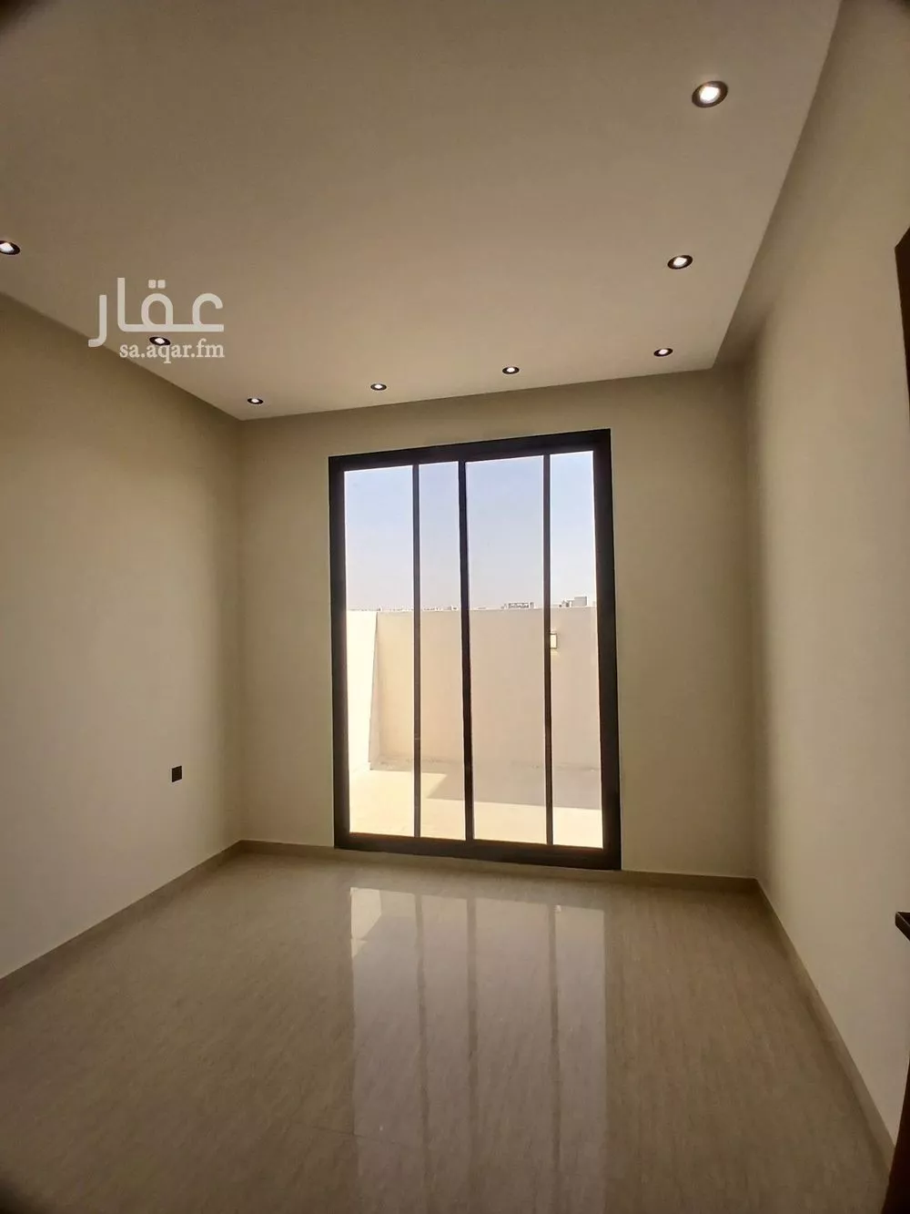 فيلا 4 غرف في طويق 18