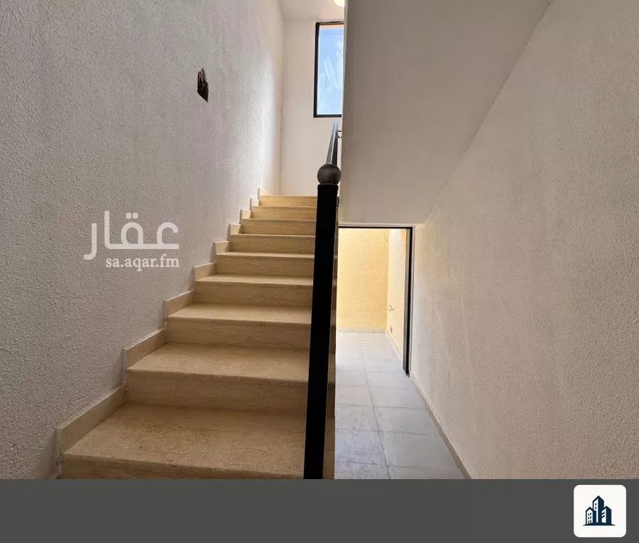 شقة 6 غرف في الجنادرية 37