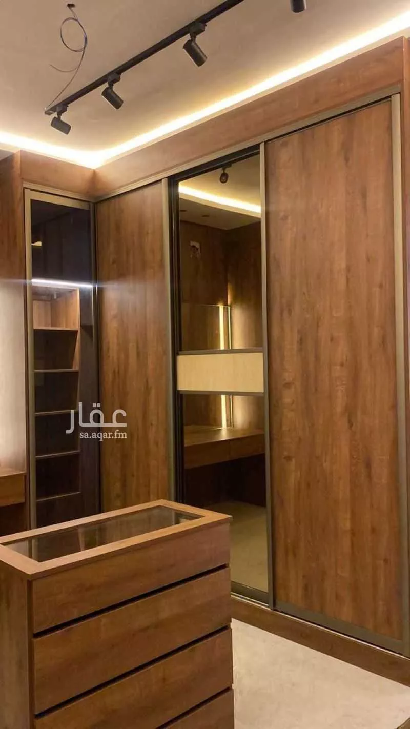 8 bedroom villa in Al Rimal 15