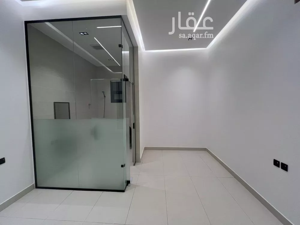 6 bedroom villa in Al Janadriyah 11