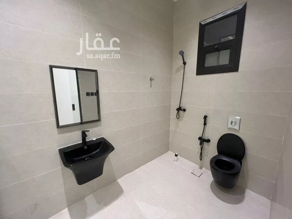 6 bedroom villa in Al Janadriyah 12