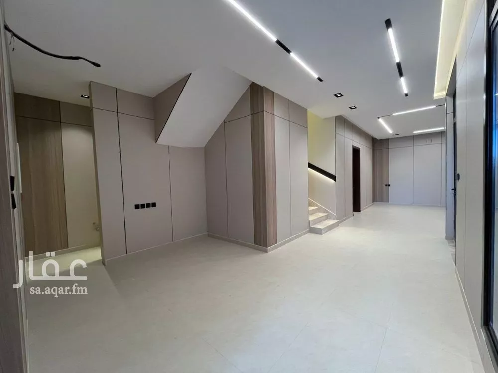 4 bedroom villa in Al Mahdiyyah 9