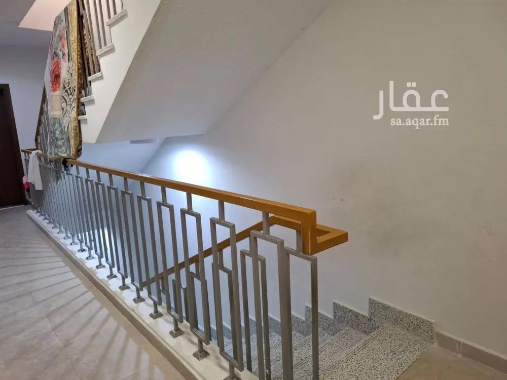 6 bedroom villa in Al Janadriyah 2