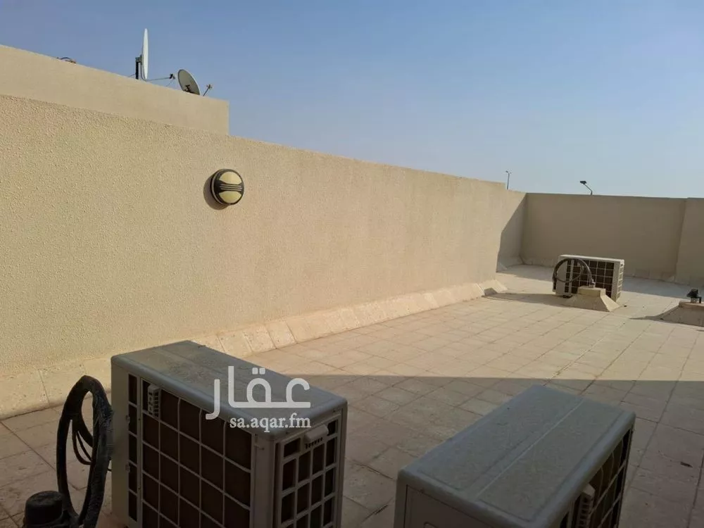 6 bedroom villa in Al Janadriyah 5