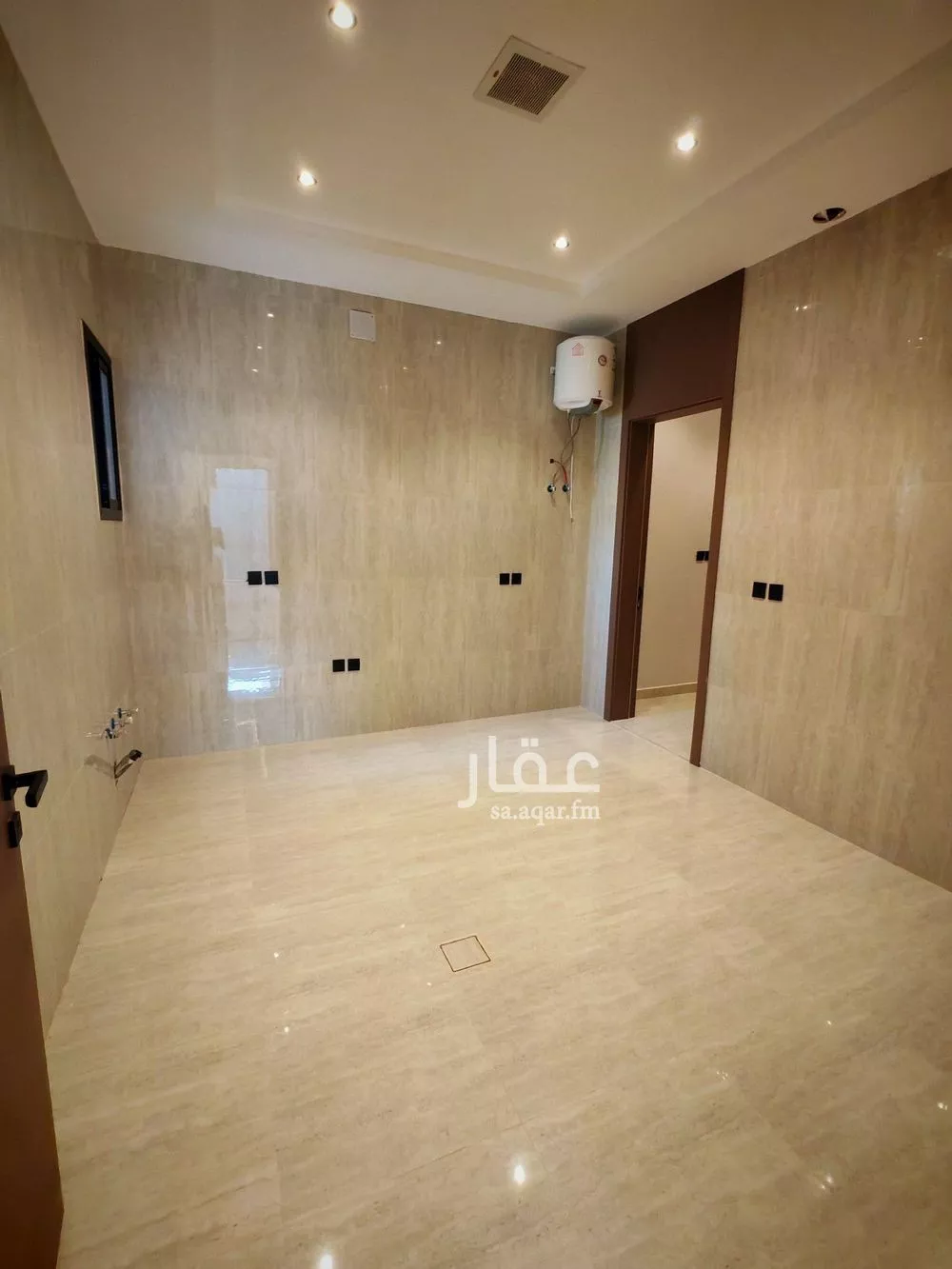 5 bedroom villa in Al Rimal 4