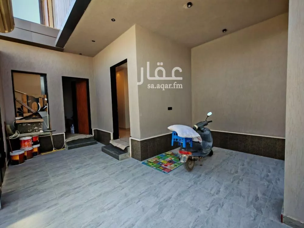 5 bedroom villa in Al Rimal 9