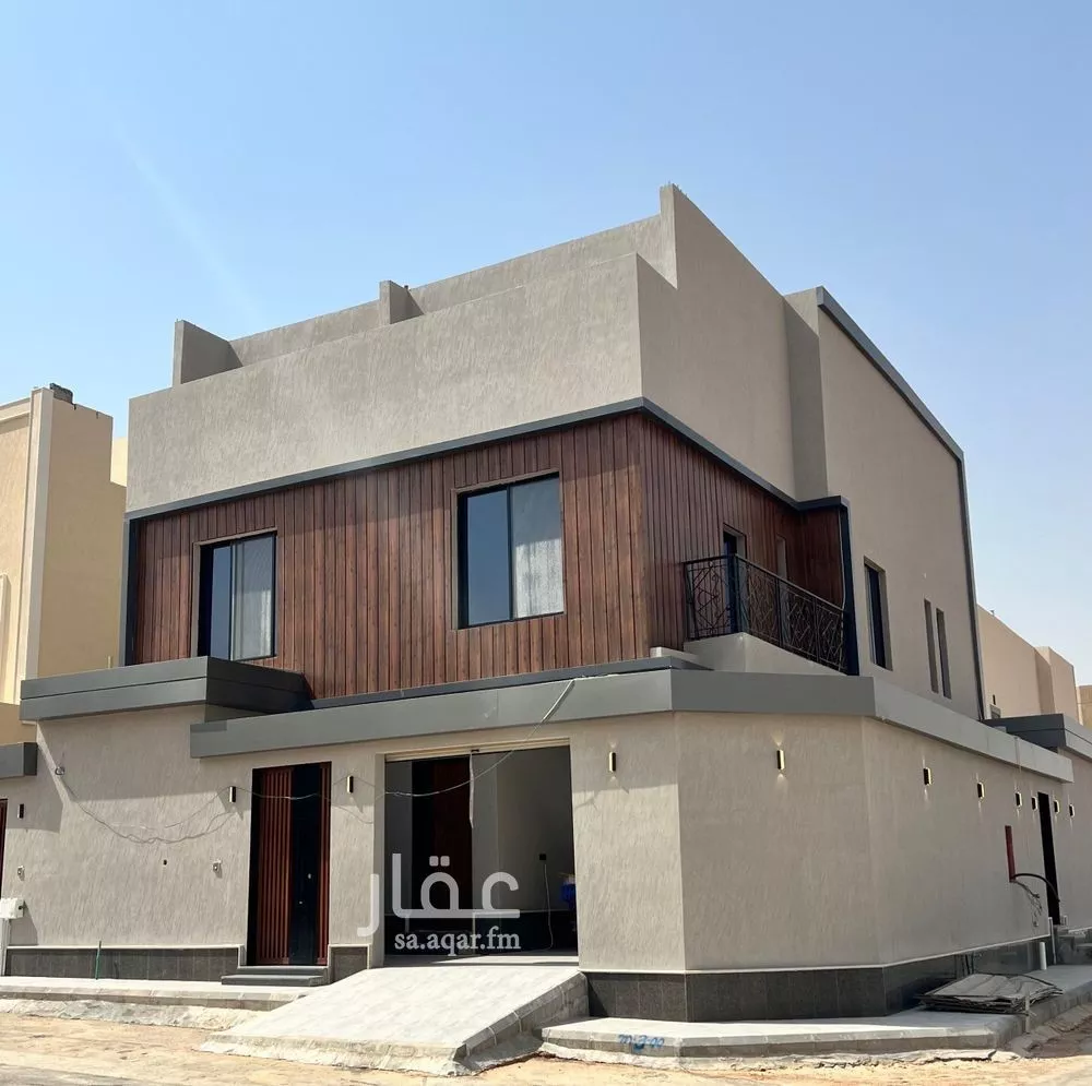 5 bedroom villa in Al Rimal 3