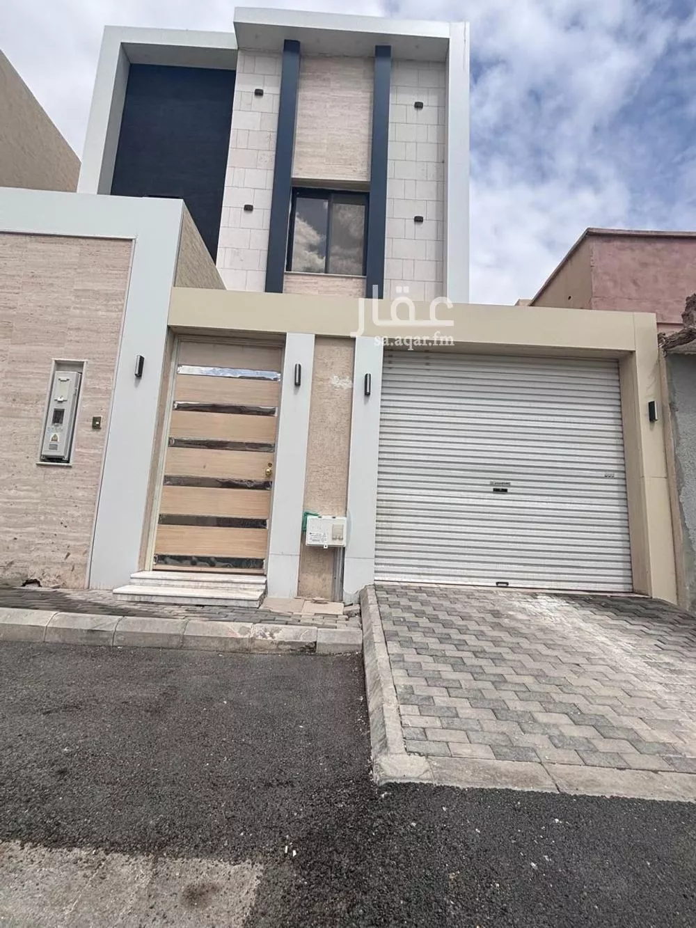 8 bedroom villa in As Suwaidi 5