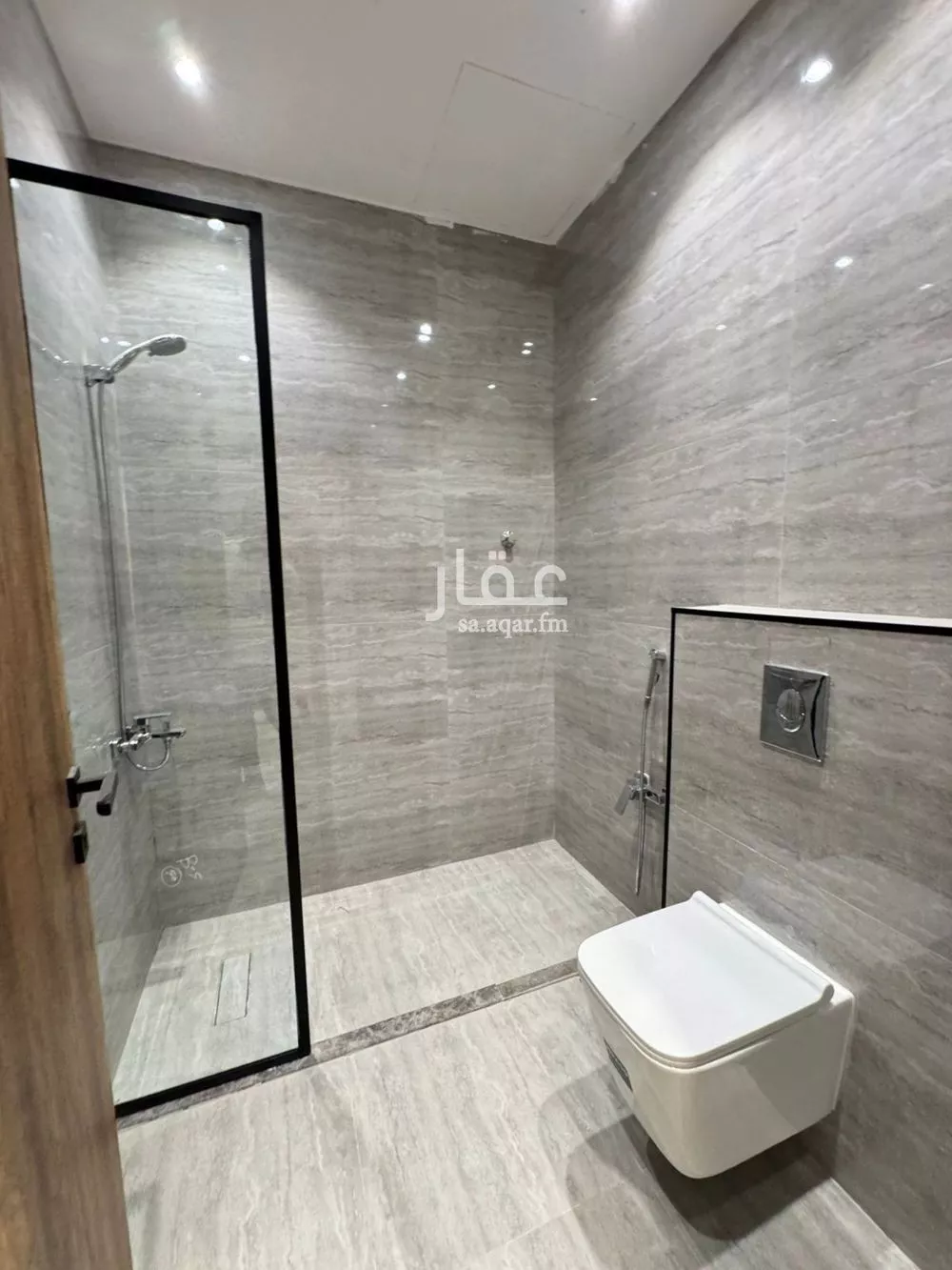 5 bedroom villa in Al Aridh 23