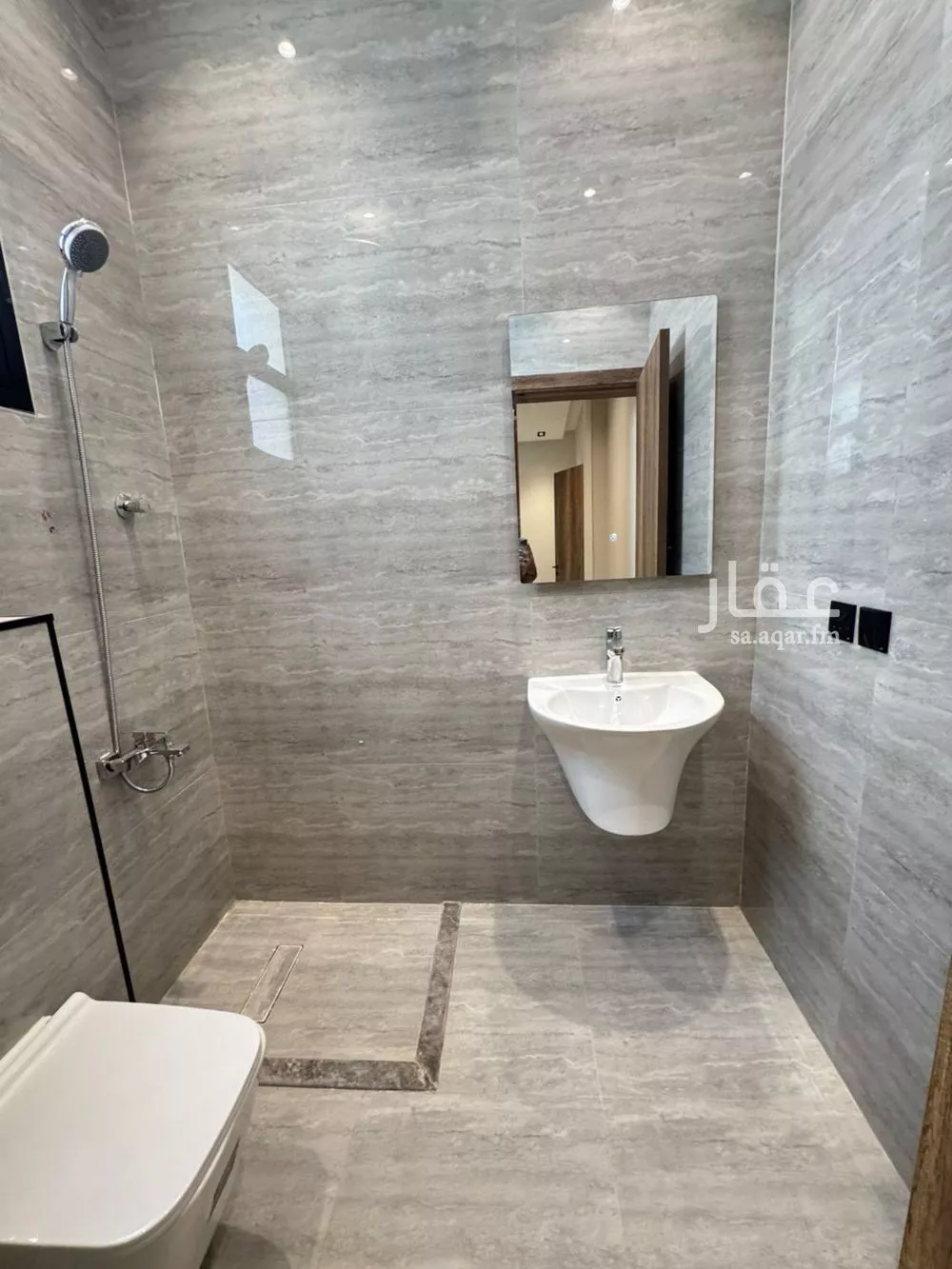 5 bedroom villa in Al Aridh 27