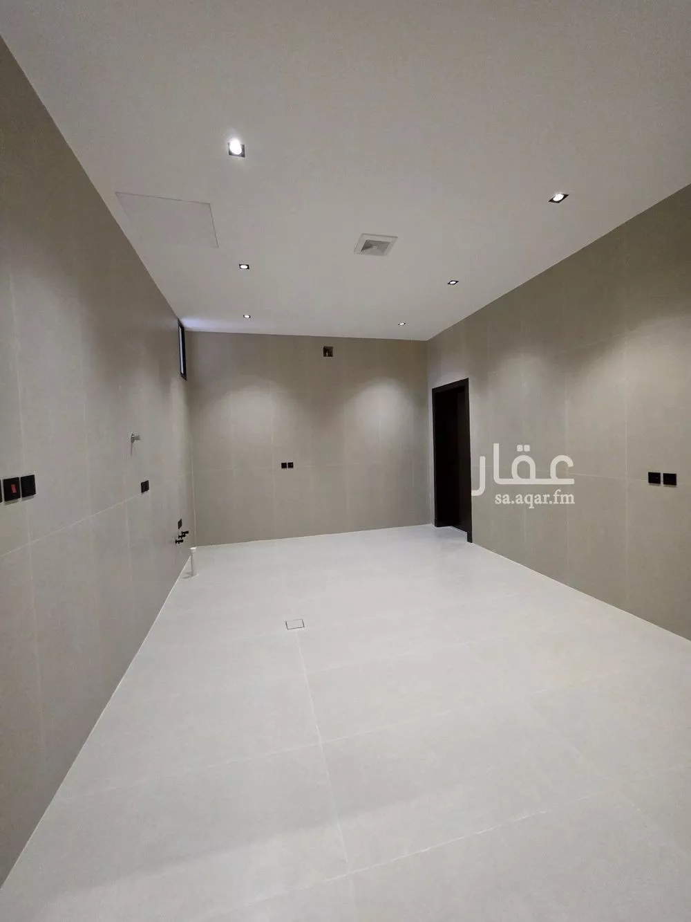 6 bedroom villa in Al Rimal 11