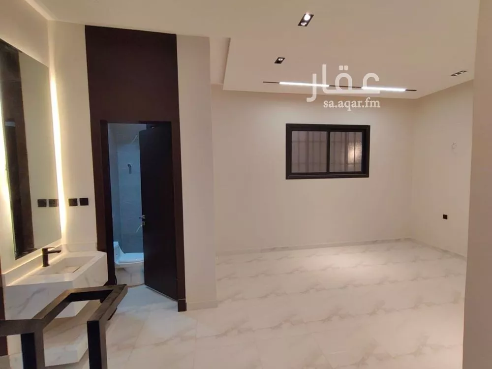 5 bedroom villa in Okaz 6