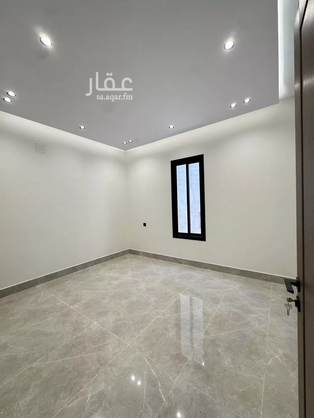 فيلا 5 غرف في الشرق 17