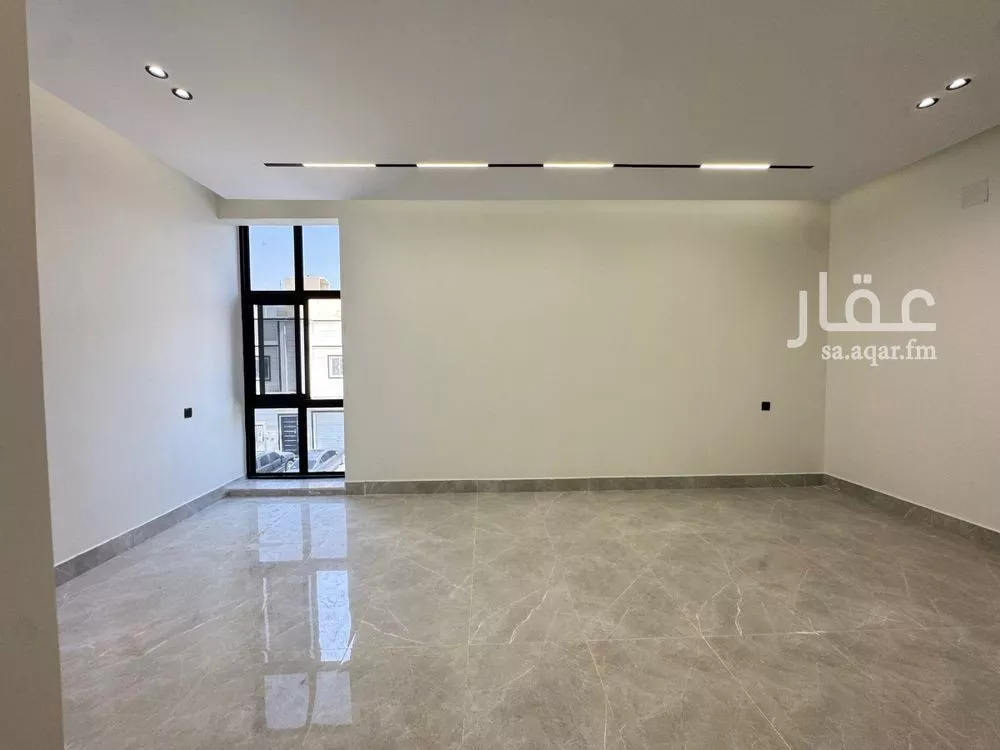 فيلا 5 غرف في الشرق 22