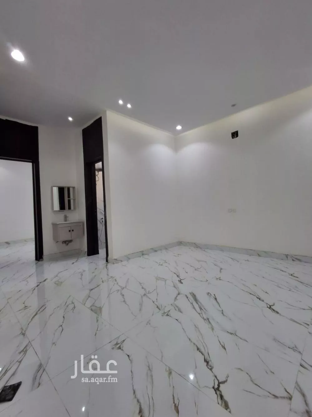 6 bedroom duplex in Al Uraija Al Gharbiyah 3