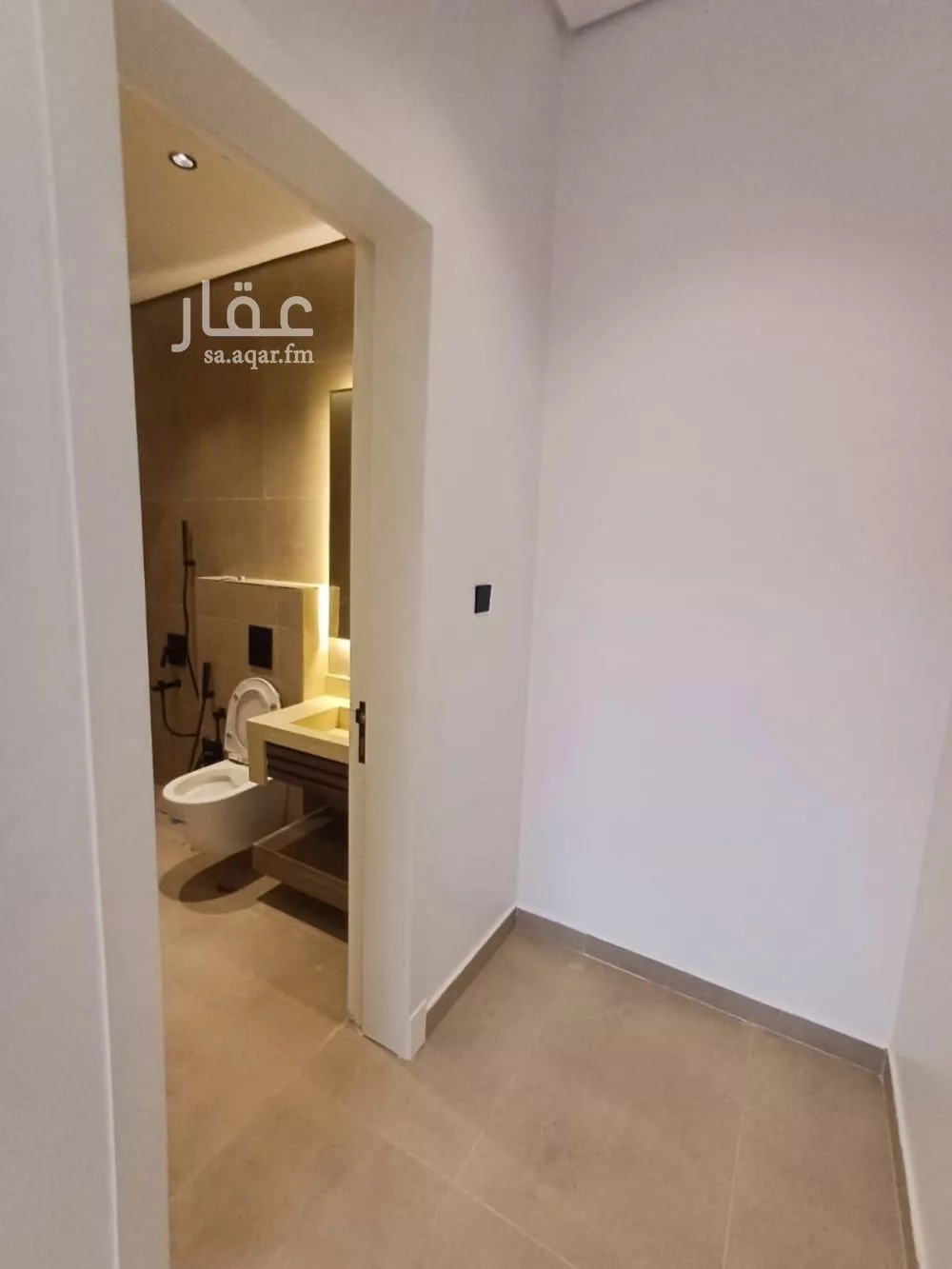 5 bedroom villa in Al Hazm 8