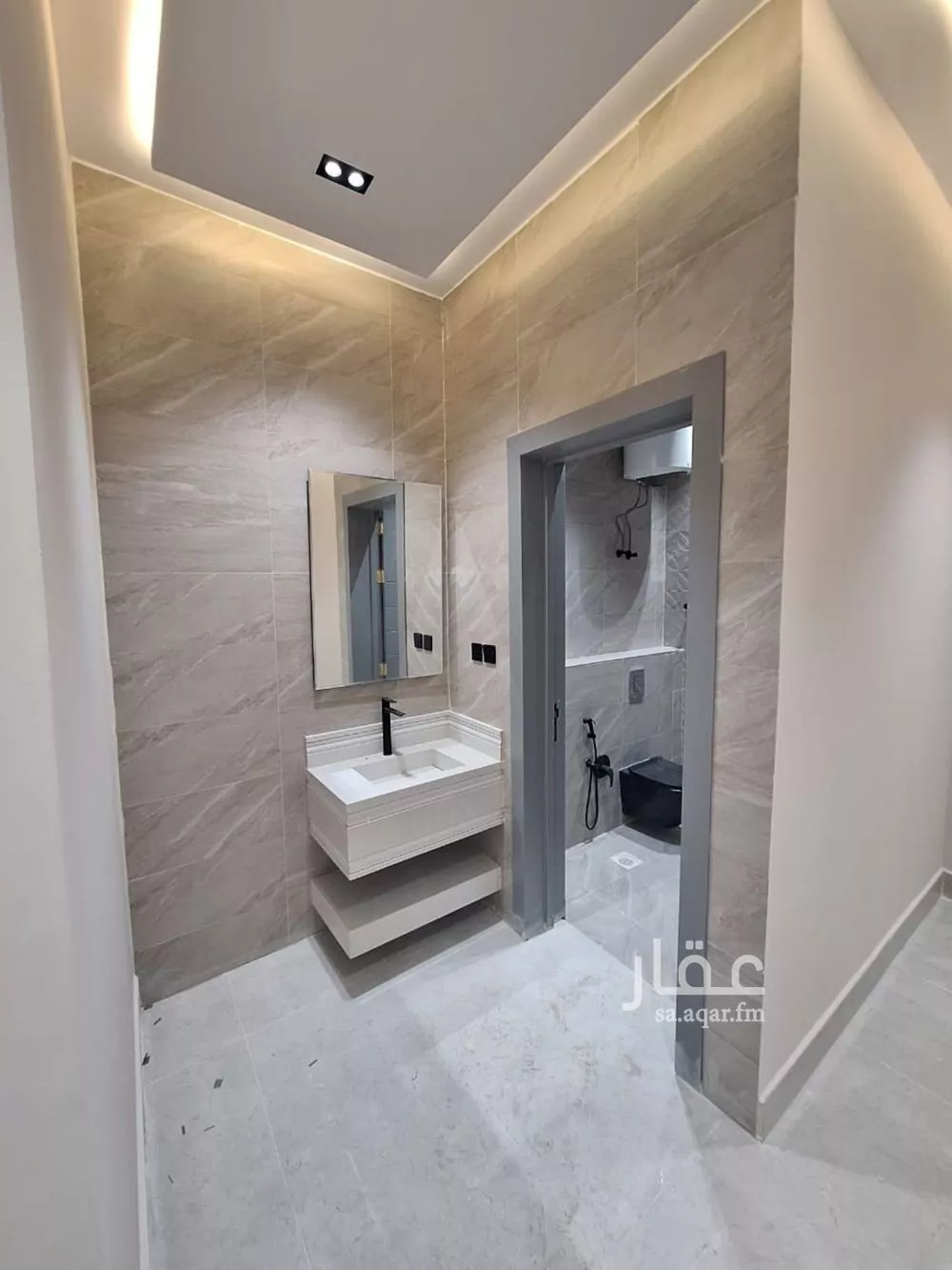 5 bedroom villa in Tuwaiq 4