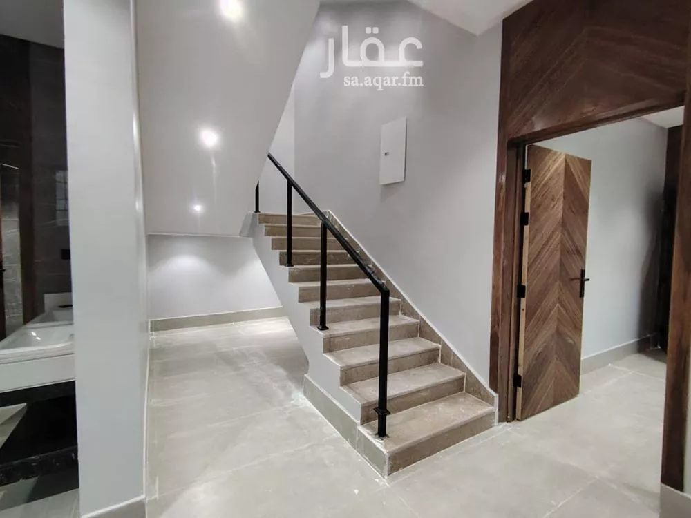 فيلا 5 غرف في احد 15