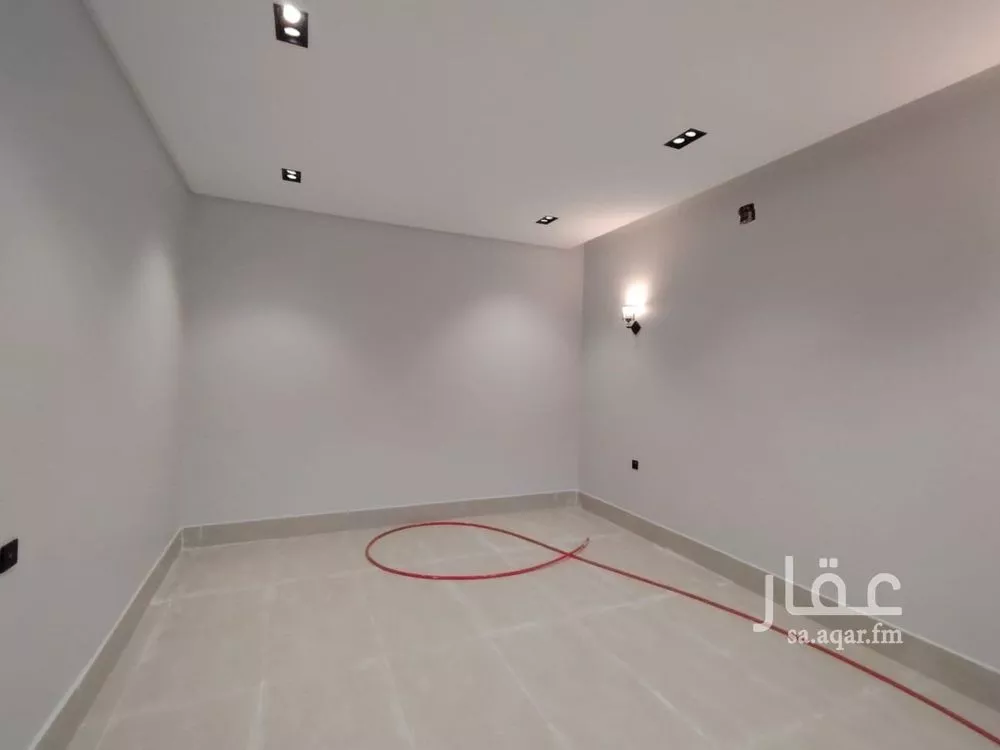 فيلا 5 غرف في احد 6