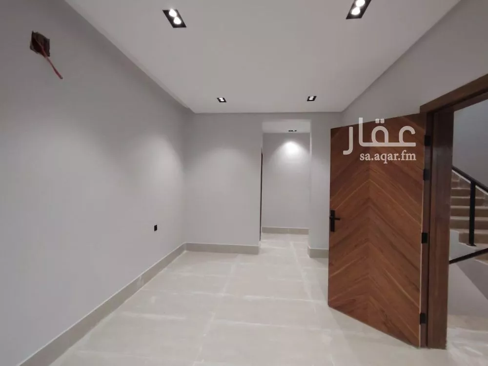 فيلا 5 غرف في احد 9