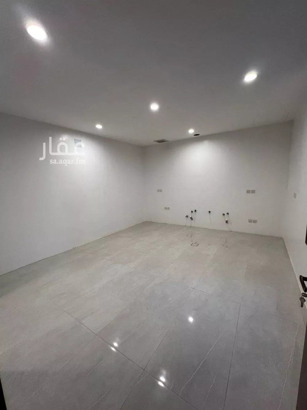 5 bedroom villa in Dhahrat Laban 6