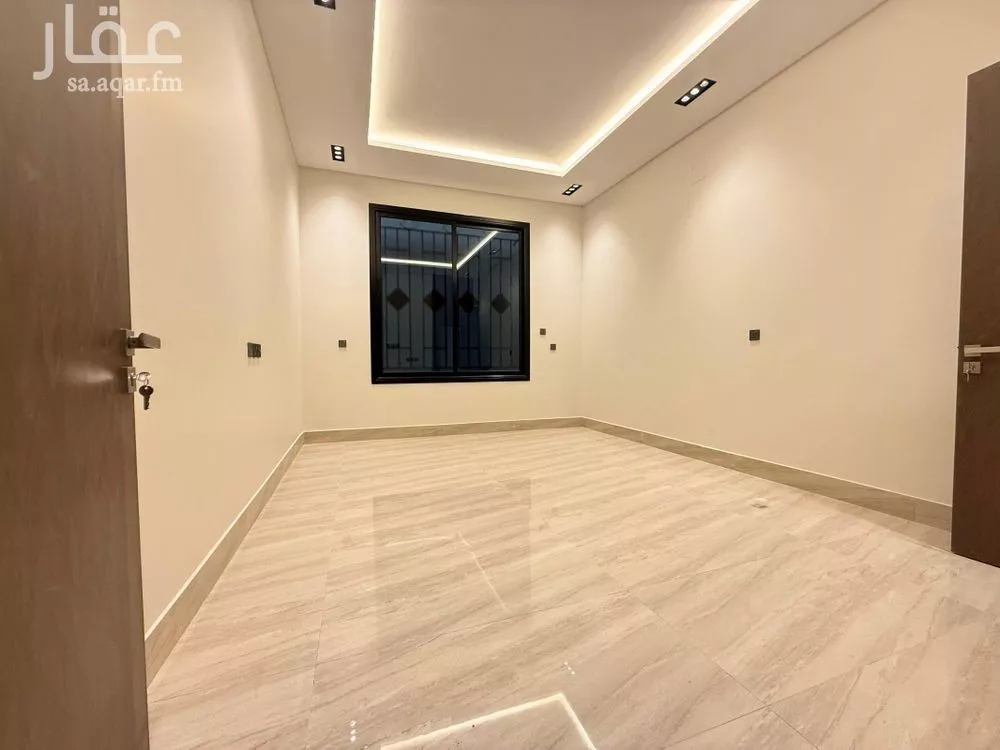 6 bedroom villa in Al Rimal 9