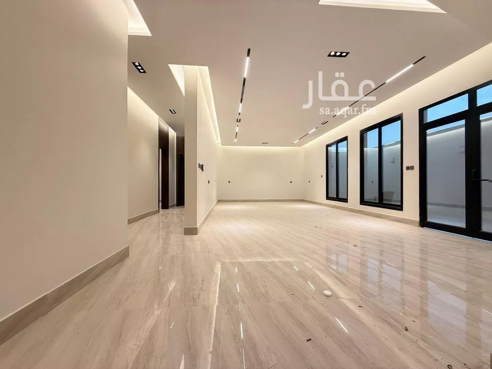 6 bedroom villa in Al Rimal 10
